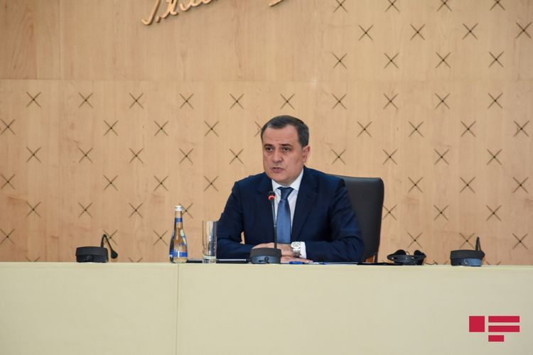 Глава МИД Азербайджана совершит визит в Женеву