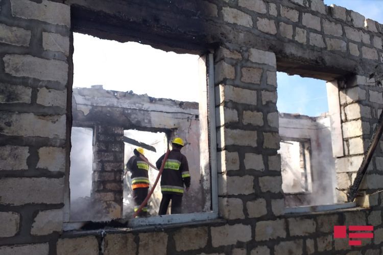 Снаряд, выпущенный армянами по Агдамскому району, упал на жилой дом - ФОТО