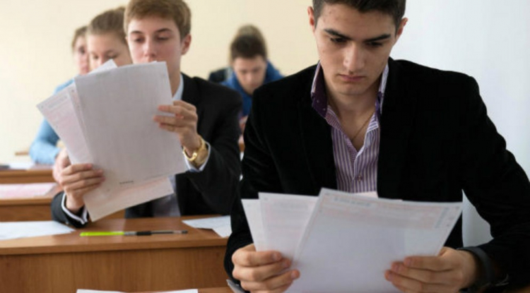 В Азербайджане продлили время регистрации студентов в вузы