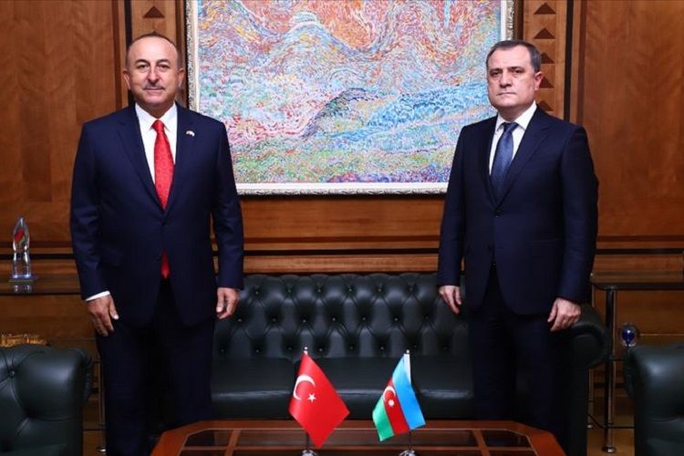 Джейхун Байрамов провел телефонные переговоры с турецким коллегой