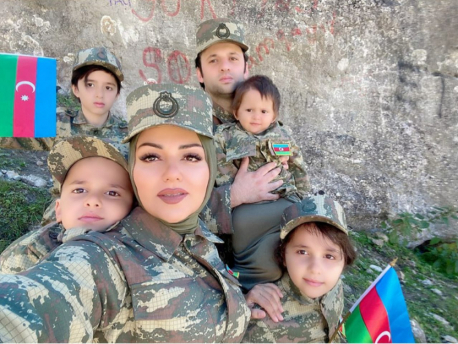 Азербайджанская певица: "Моральный дух наших солдат крепнет"