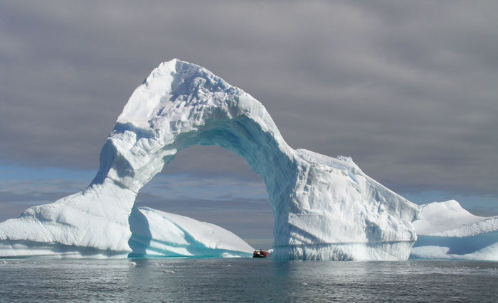 Толщина льда в Арктике сократилась вдвое за 40 лет
