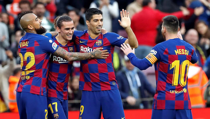 Футболисты «Барселоны» отказались идти на понижение зарплаты