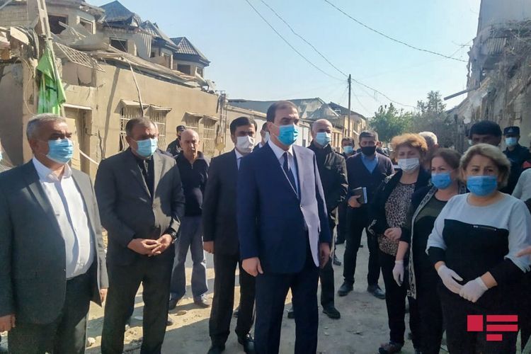 Глава ИВ Гянджи встретился с жителями, потерявшими свои дома в результате армянской агрессии - ФОТО