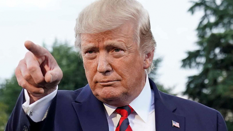 Трамп назвал идиотами руководителей системы здравоохранения США
