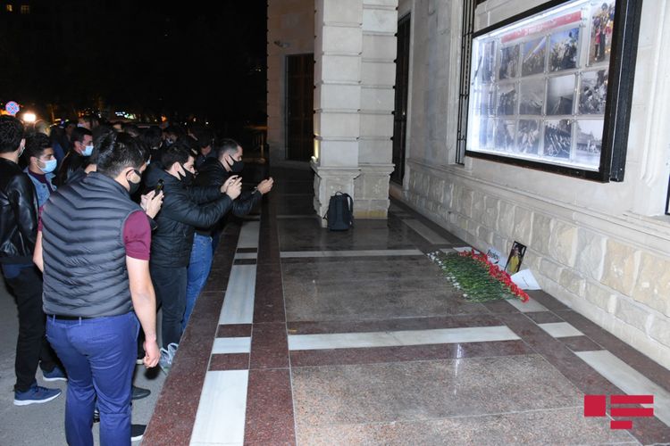 Перед посольством РФ в Баку почтена память 13-летнего гражданина России, ставшего жертвой армянского террора в Гяндже  - ФОТО