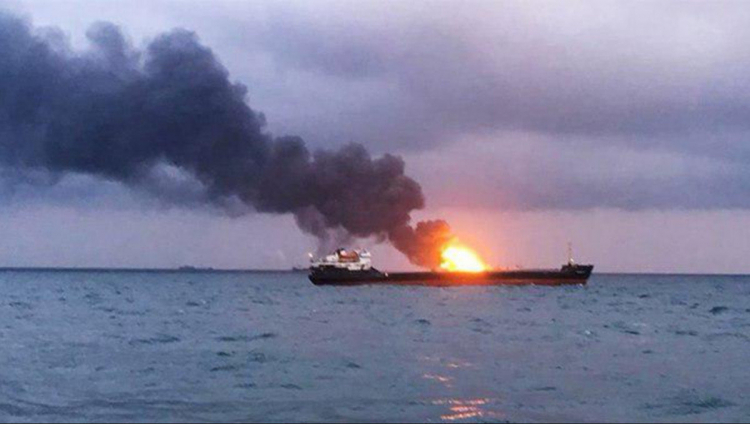 В Азовском море взорвался российский танкер «Генерал Ази Асланов» 