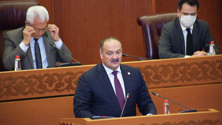 Глава Дагестана призвал отказаться от иностранных названий ресторанов