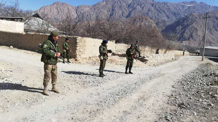 В Душанбе сообщили, что на границе Таджикистана и Киргизии произошел конфликт