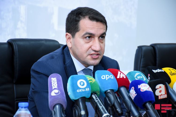 Хикмет Гаджиев выразил мнение об армянских солдатах в азербайджанской военной форме 