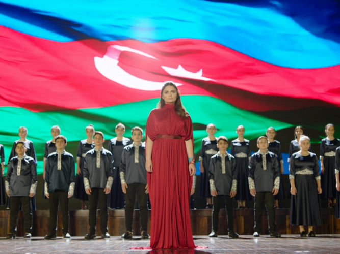 Азербайджанская певица : "Так мы выражаем дух солидарности" - ВИДЕО