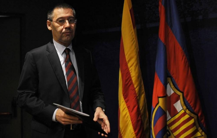 Президент футбольного клуба «Барселона» ушел в отставку