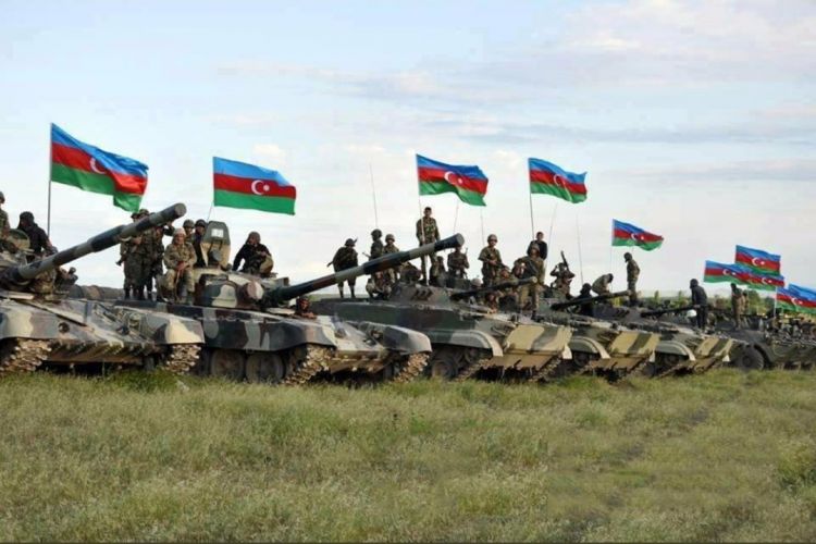 МО: Азербайджанская армия контролирует ситуацию на фронте