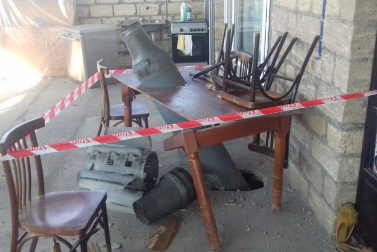 Во двор жилого дома в селе Тертерского района упала ракета "Смерч" 