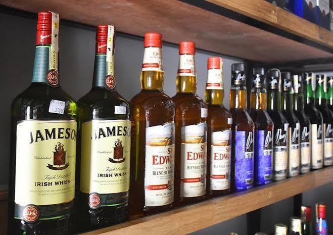 Азербайджан наполовину сократил импорт напитков