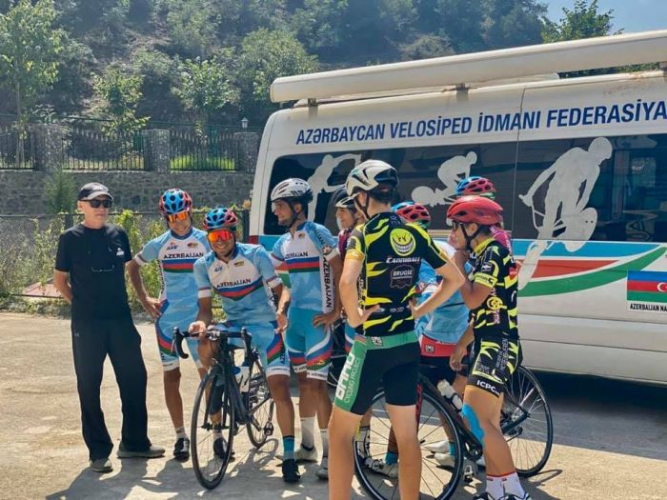Велогонщики Азербайджана готовятся к старту после длительного перерыва
