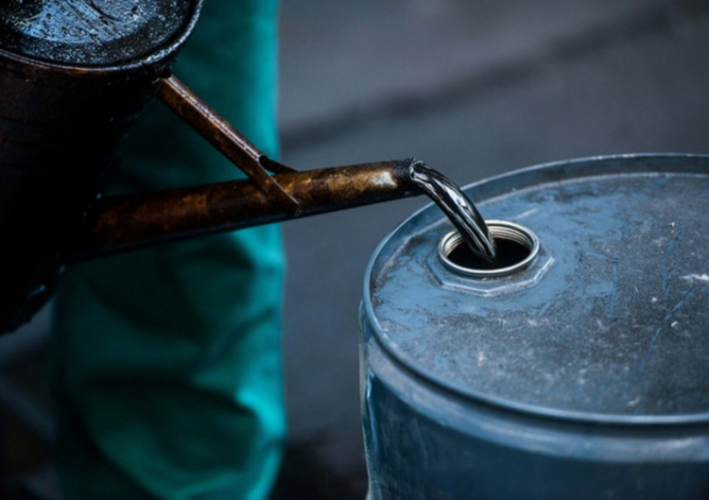 Азербайджан увеличил переработку сырой нефти
