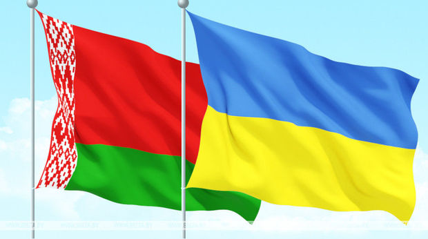 Украина приостановила политические контакты с Беларусью