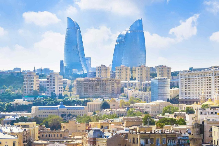 В Баку сохранится жаркая погода