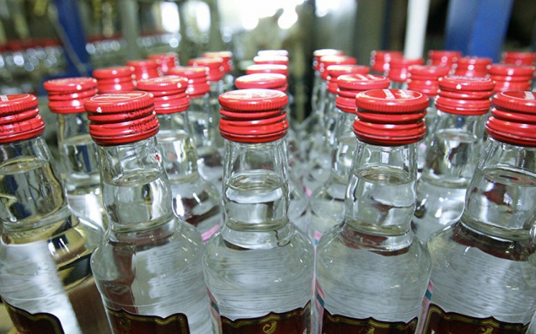 Азербайджан импортировал из Украины водку на более полумиллиона долларов
