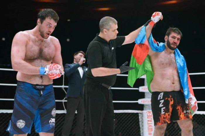 Азербайджанский боец победил в российском турнире
