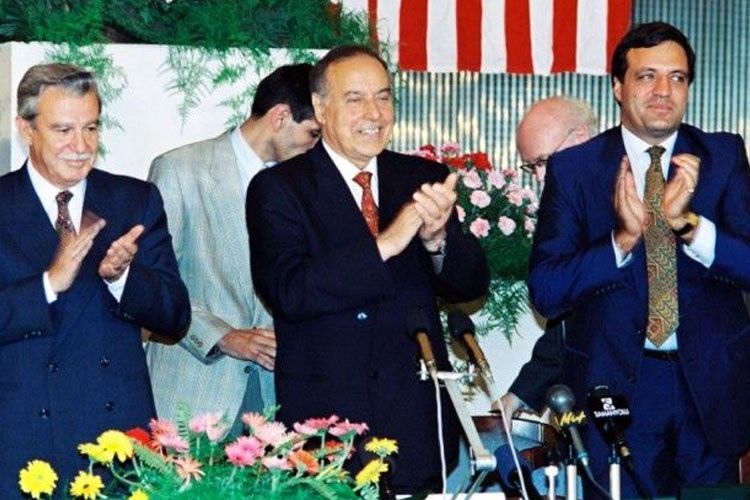 Сегодня исполняется 26 лет со дня подписания «Контракта века»