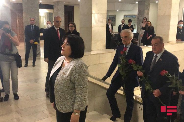 Председатель Милли меджлиса Азербайджана находится с визитом в России - ФОТО