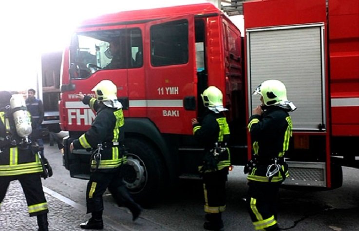 Пожар в бутике в центре Баку потушен - ВИДЕО