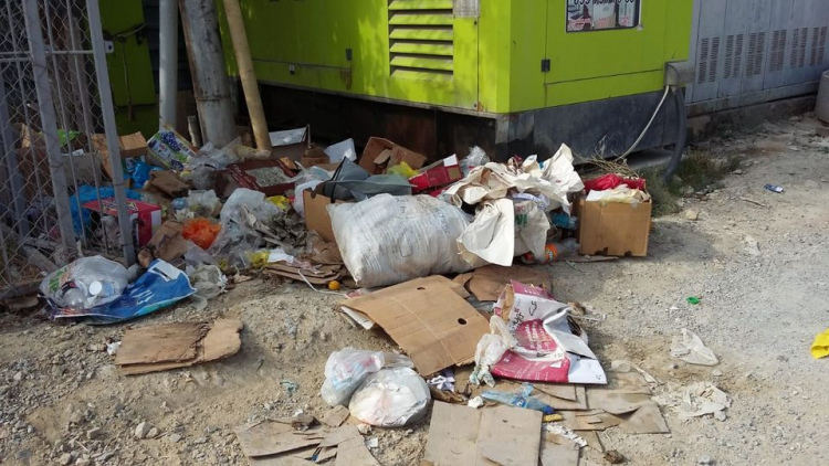 Жителям Мехдиабада «буратиновская» мечта не светит: мусор, мусор и еще раз мусор –  КАК В ПОВЕСТИ ДЖОРДЖА ОРУЭЛЛА - ФОТО