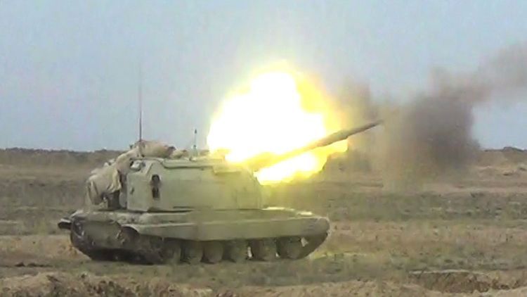 Азербайджанская армия выполняет боевые стрельбы из самоходных гаубиц "Мста-С"