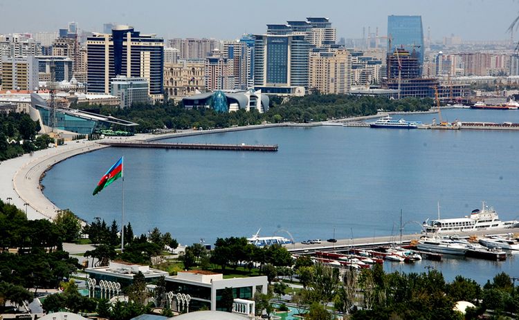 В Азербайджане начал действовать комендантский час