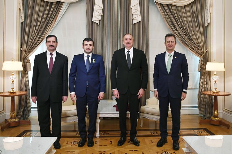 Ильхам Алиев принял Сельджука Байрактара и Халука Гергюна - ФОТО