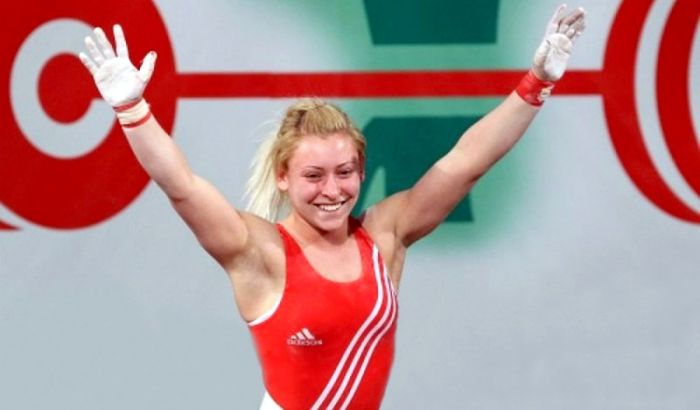Тяжелоатлетка Азербайджана в ожидании старта на ЕВРО
