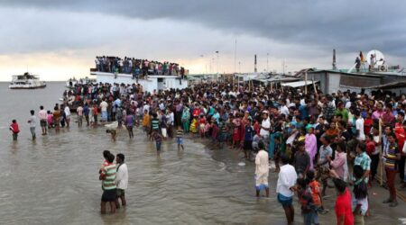 Паром с 50 пассажирами затонул в Бангладеш
