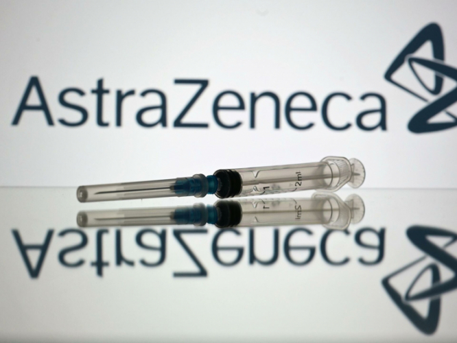 Очередная страна приостановила вакцинацию людей препаратом AstraZeneca