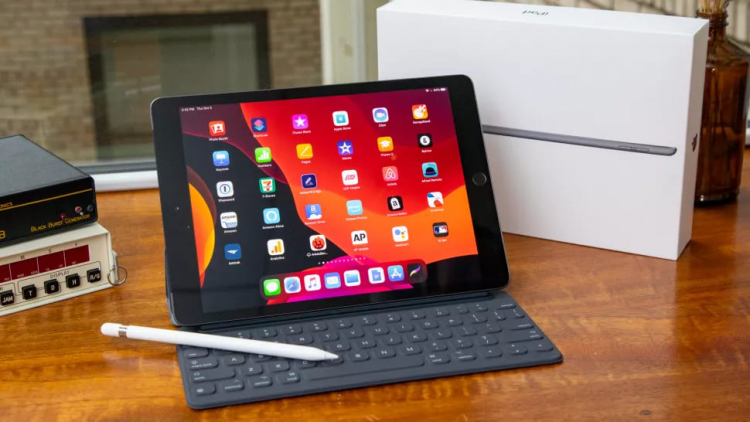 Apple откладывает выход новых iPad и MacBook