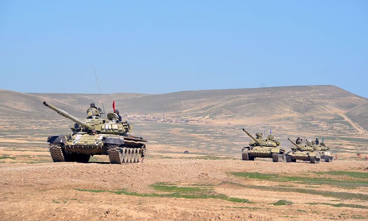 ВС Азербайджана проводят интенсивные занятия в танковых подразделениях - ВИДЕО
