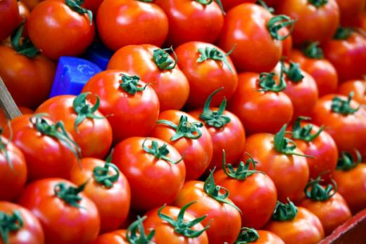 Россельхознадзор с 13 апреля разрешает ввоз томатов еще с семи предприятий Азербайджана
