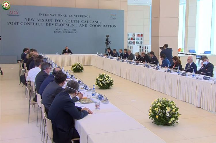 Ильхам Алиев: Если Армения желает установить связи, мы готовы сделать все возможное