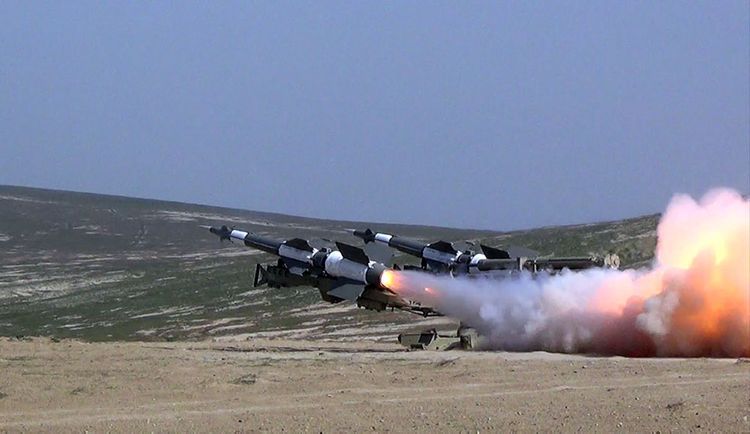 Зенитно-ракетные войска азербайджанской армии провели учения с боевой стрельбой - ВИДЕО