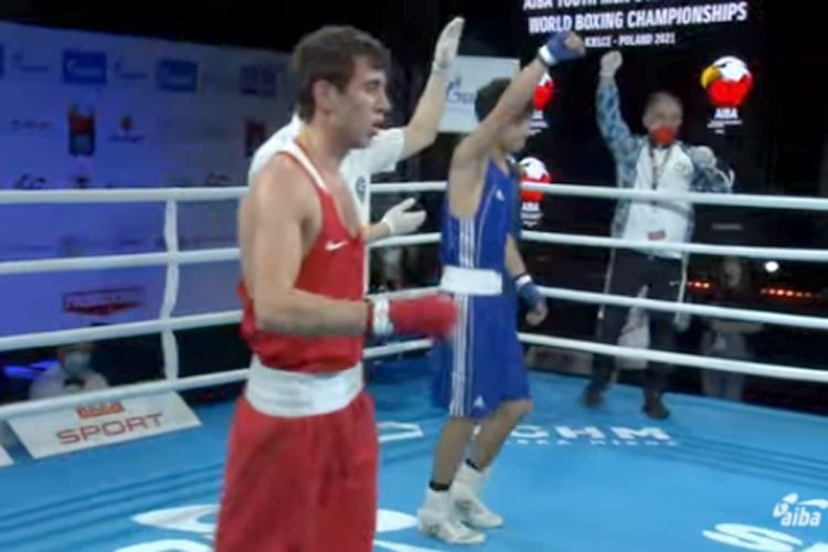 Азербайджанский боксер одержал победу над армянским соперником