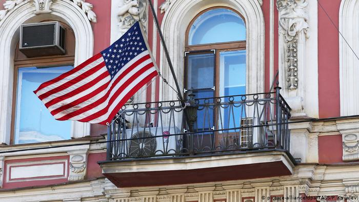 США выразили готовность защищать Японию при помощи ядерного оружия