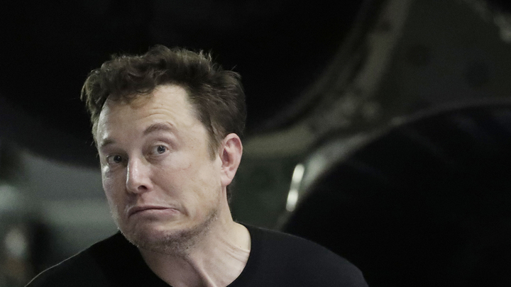 Илон Маск потерял миллиарды долларов из-за аварии Tesla
