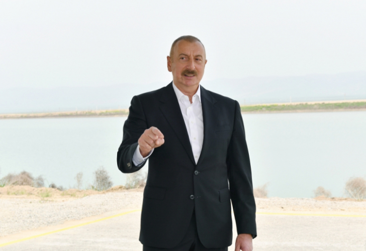 Президент Азербайджана: Уже в следующем году первая группа бывших переселенцев вернется на родные земли