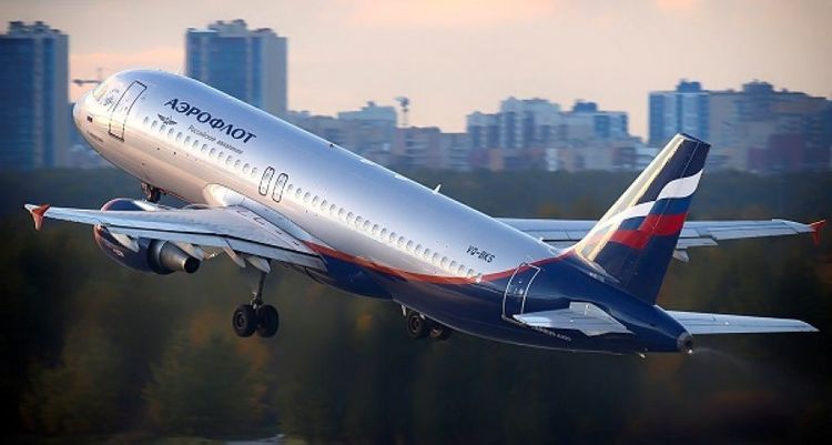 Самолет Москва-Баку совершил экстренную посадку