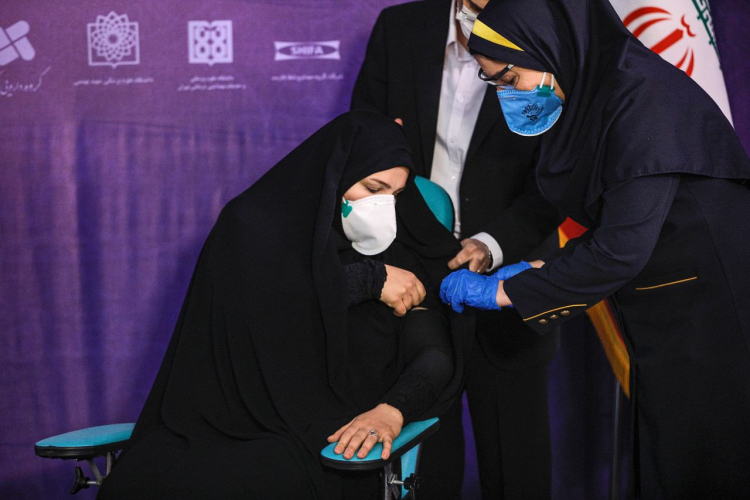 В Иране стартовал второй этап вакцинации против COVID-19