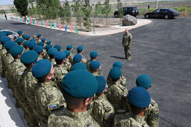 Ильхам Алиев открыл воинскую часть в Джабраиле
