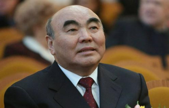 Аскар Акаев