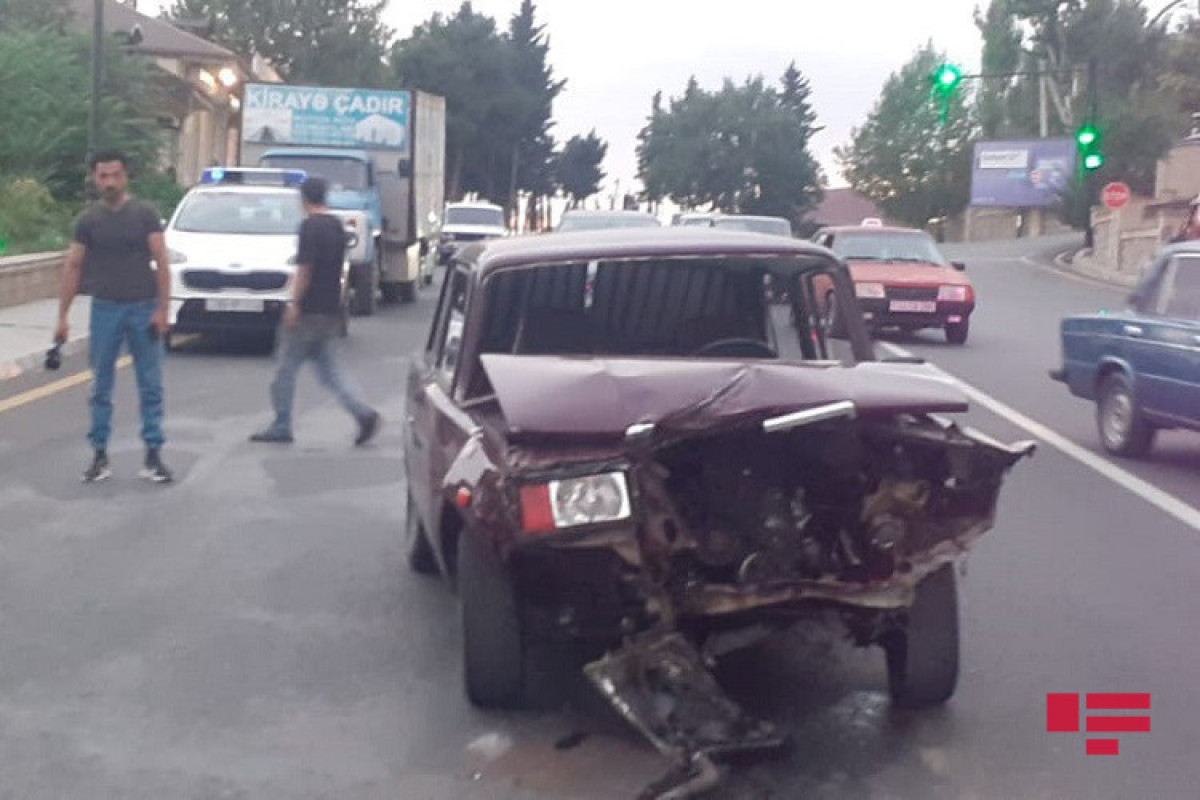 В Шамахы 4 человека пострадали при столкновении двух ВАЗ-ов-ФОТО 