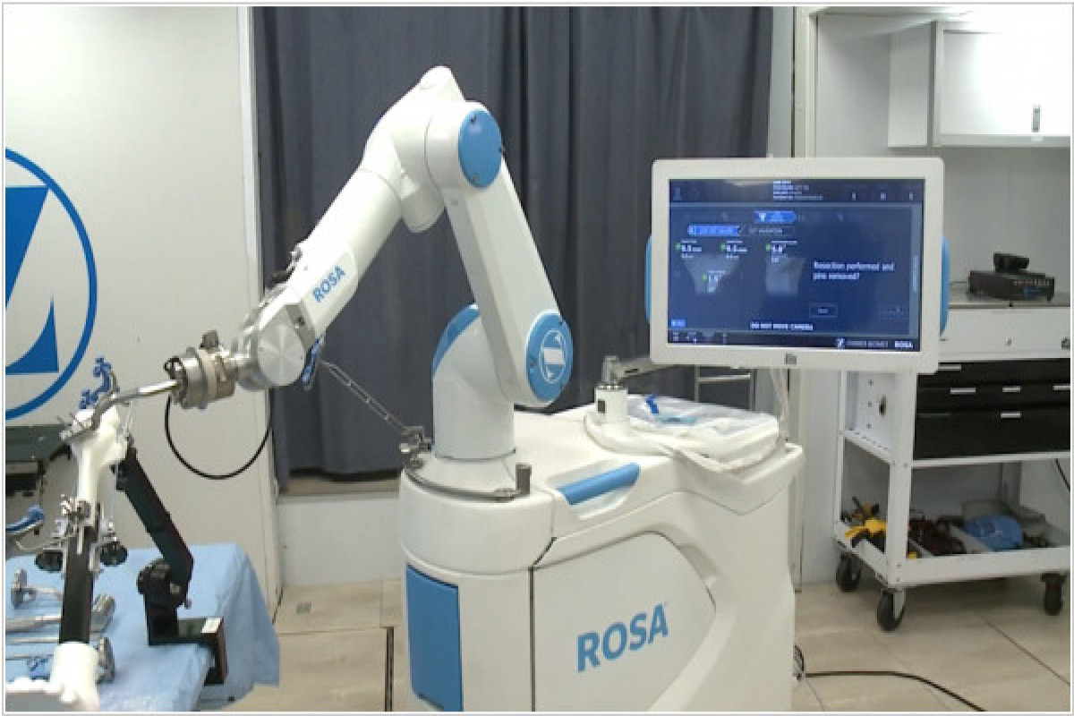 Впервые в Израиле проведена операция при помощи робота-хирурга